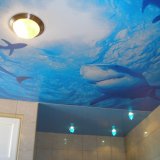 Фотопечатный потолок в ванную - акулы - подводный мир