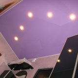 Светло фиолетовый натяжной вид потолка