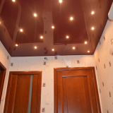 Золотисто-коричневый натяжной потолок
